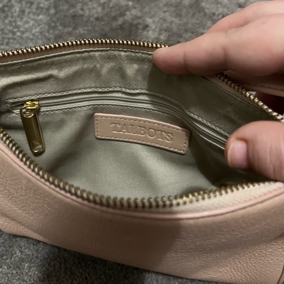 Cream Shoulder Bag with Smooth Leather Material and Compact Size - Picture 3 of 8